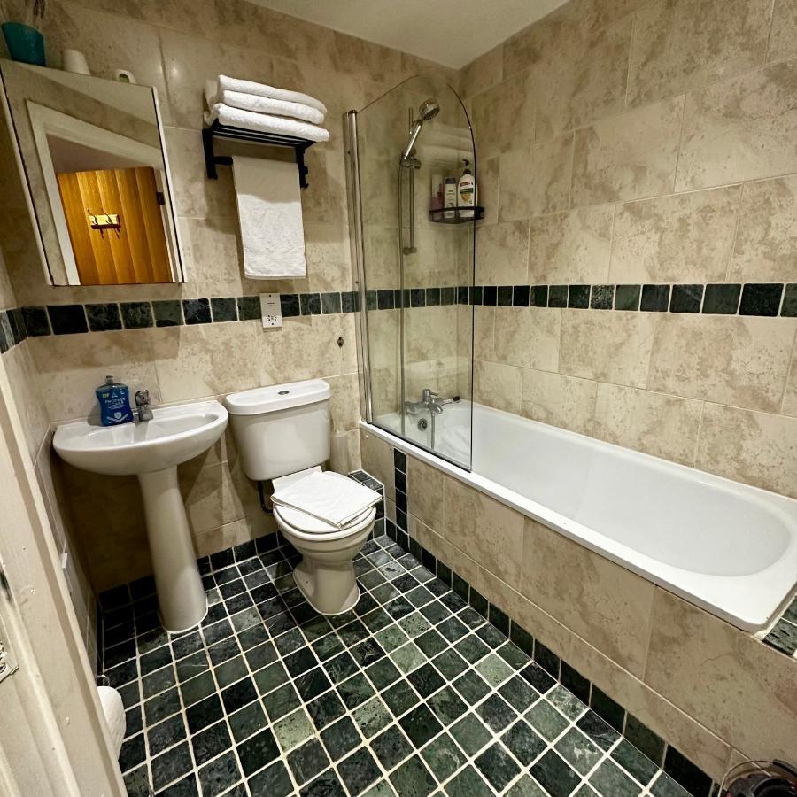 Two Bedroom Flat Town Centre 콜체스터 외부 사진